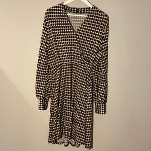 Adrianna Papel size Large Faux Wrap Dress